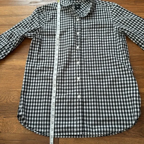 🧢J. Crew navy/white check boy shirt with round collar. Size S. - Picture 9 of 10